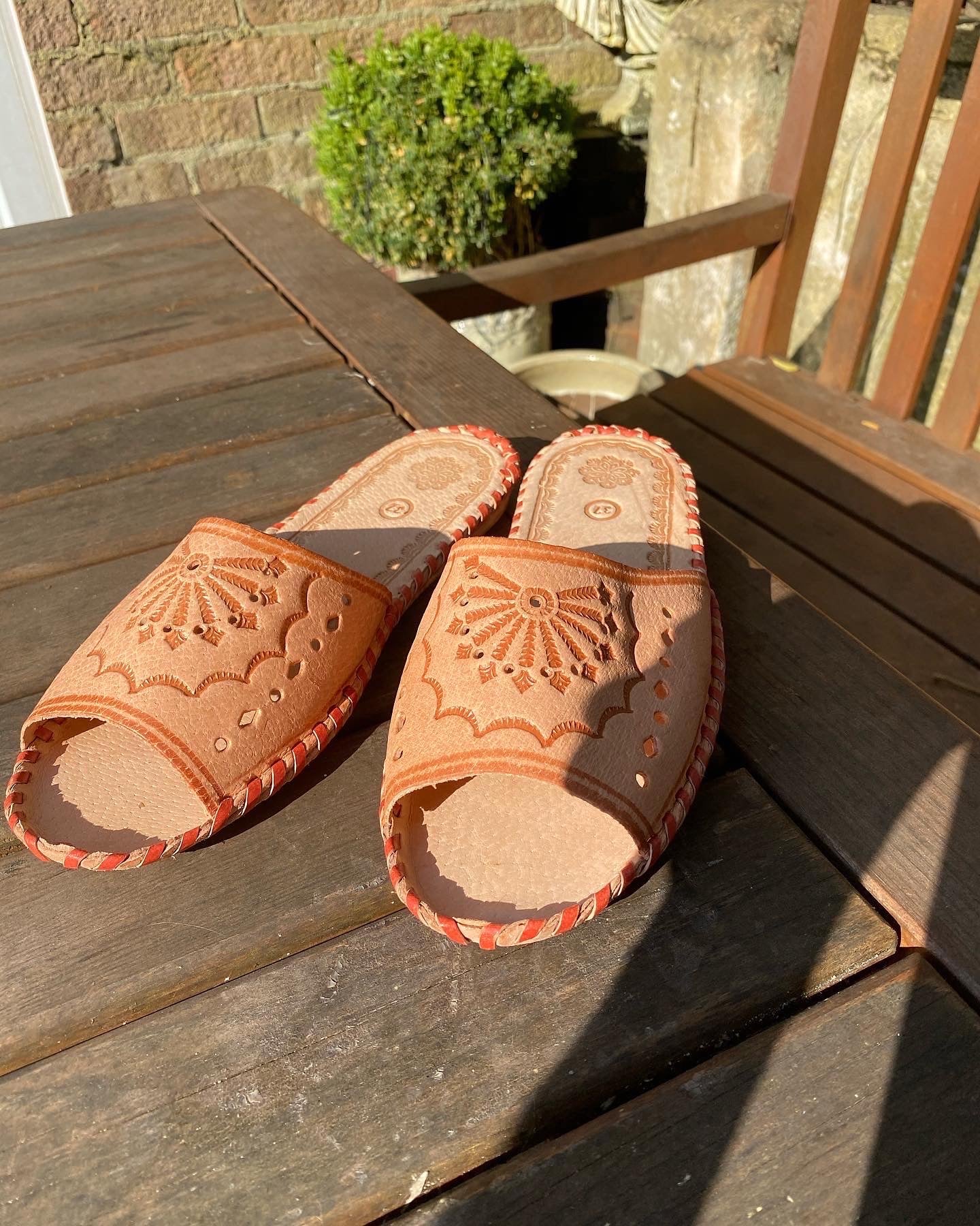 Women's Traditional Leather Bohemian Motifs Slippers